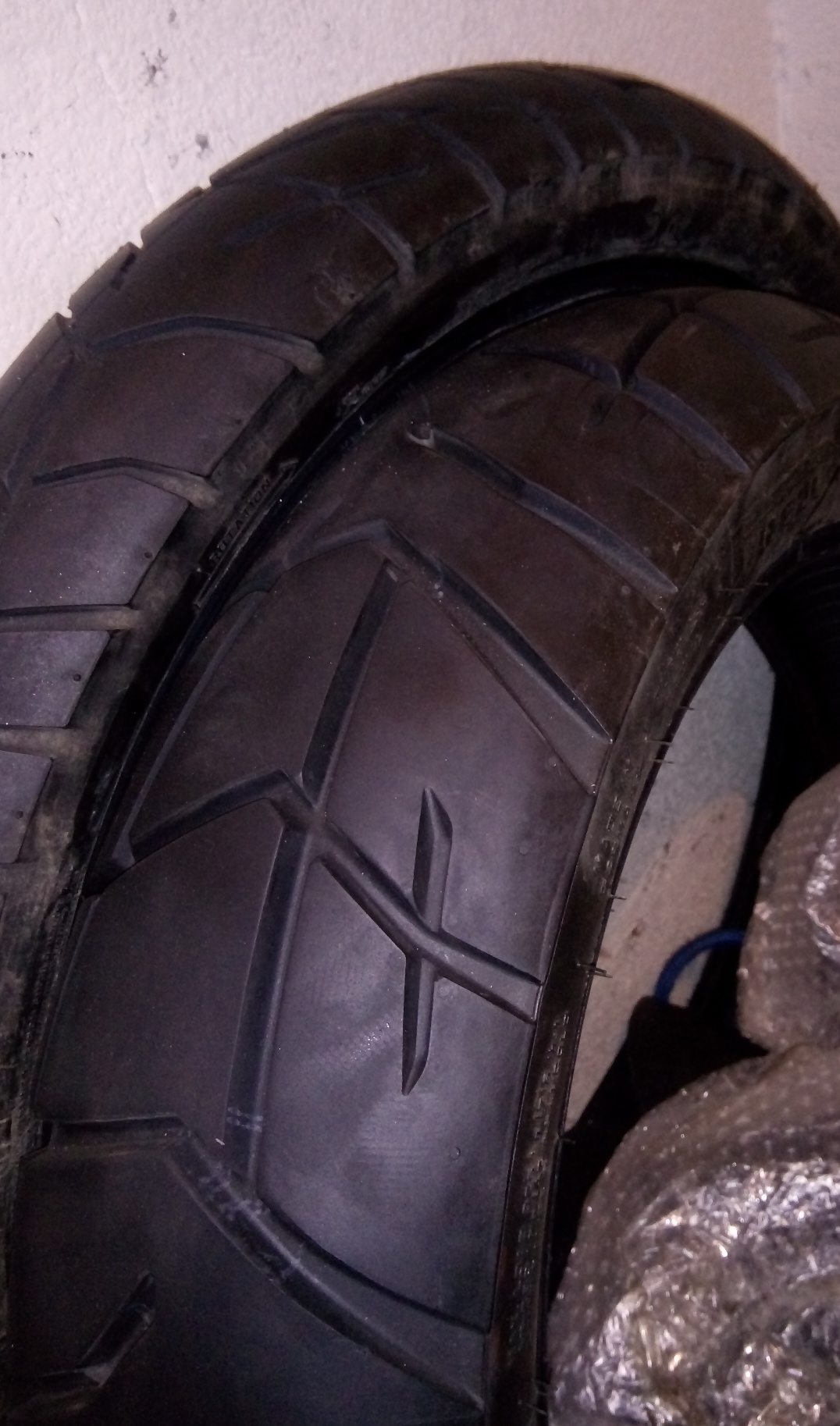 Neumas Pirelli Scorpion.jpg